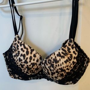 Victoria’s Secret bra. 32C